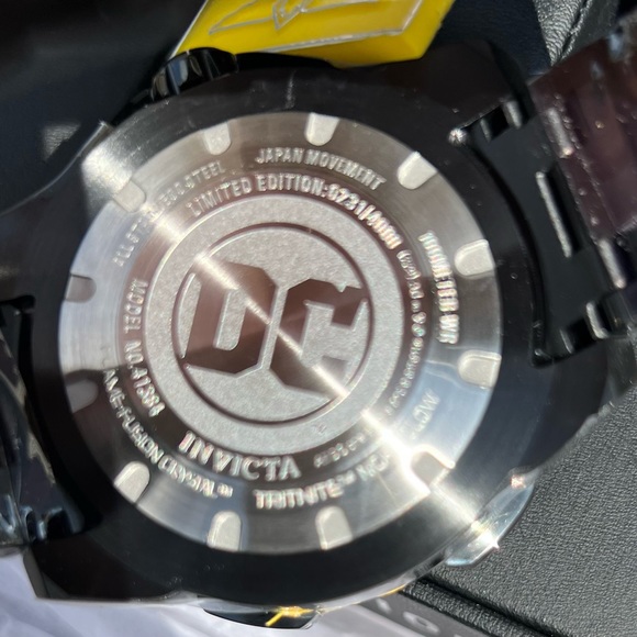 INVICTA DC COMICS LTD EDITION #231/4000 BATMAN DUAL TIME QUARTZ WATCH - Picture 6 of 8